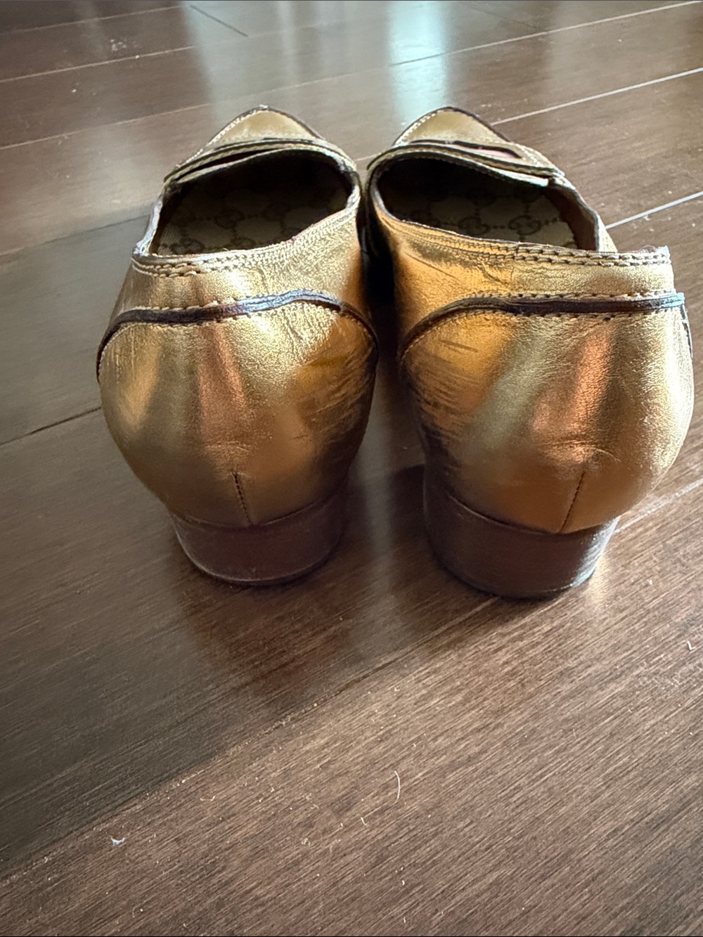 Metallic Gold Gucci Women's Loafer Flats with Pink Accent - Picture 2 of 3